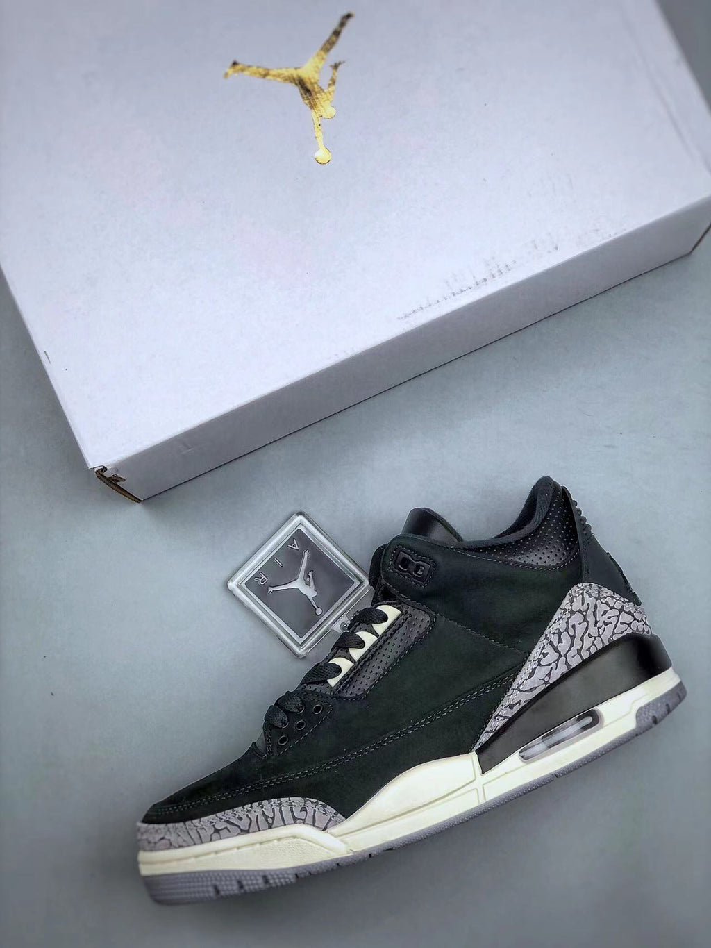 Tenis Jordan 3 Retro Negro Blanco.
