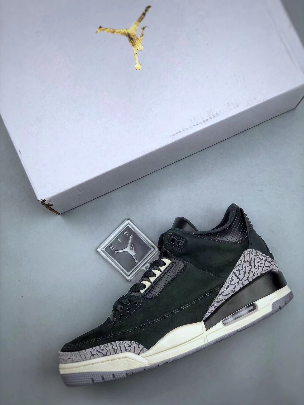 Tenis Jordan 3 Retro Negro Blanco.