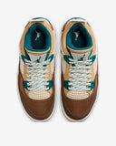 Tenis Jordan 4 Retro Cafe Oscuro y Claro.