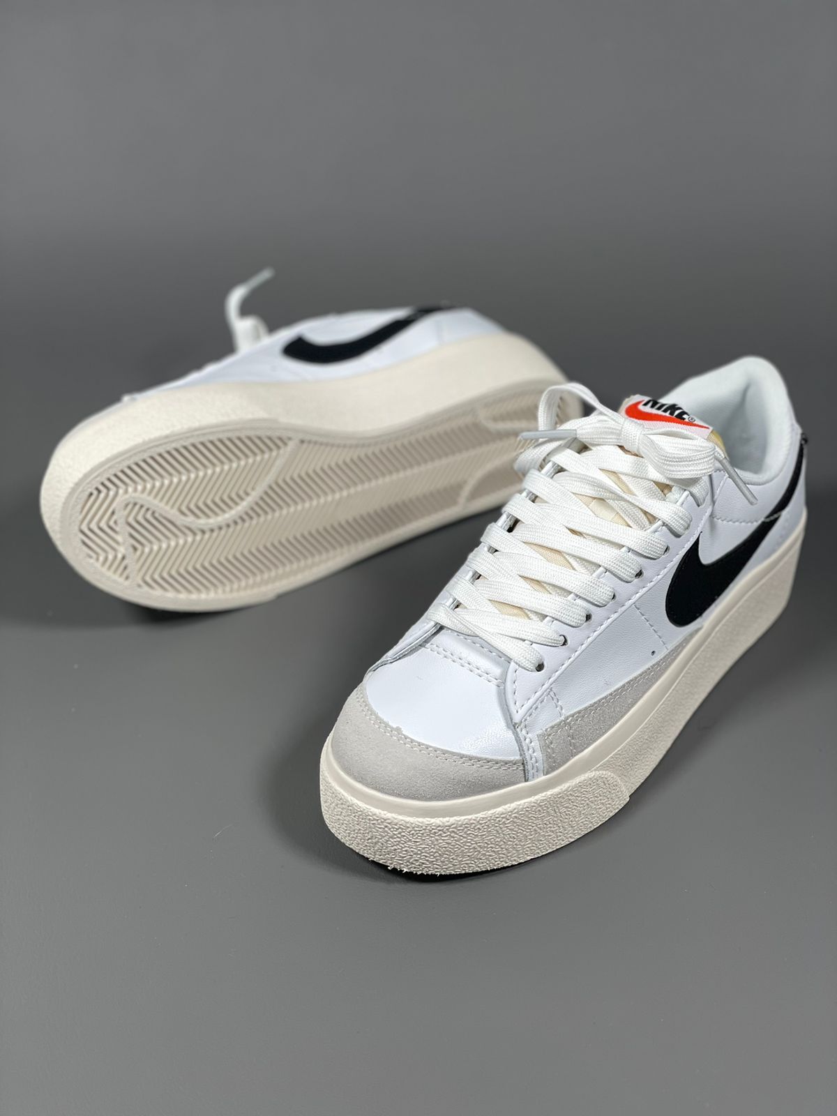 Tenis Blazer Low Pataforma Blanco Negro.
