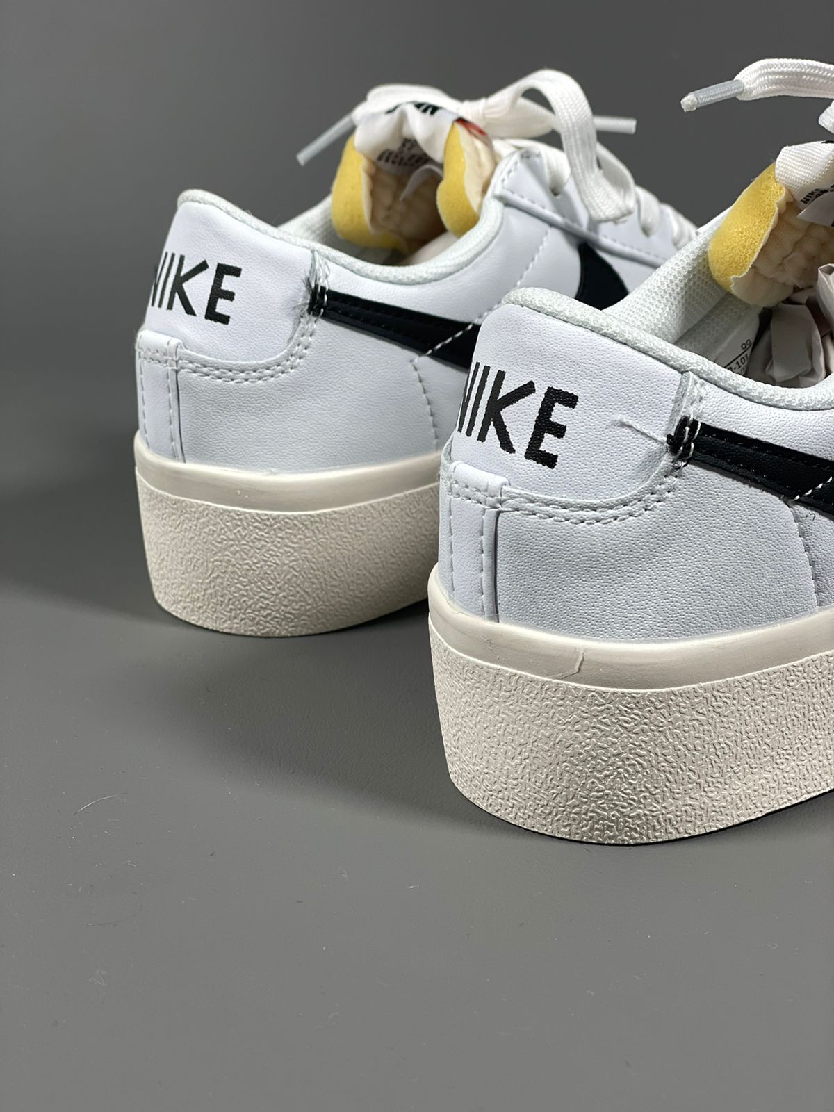 Tenis Blazer Low Pataforma Blanco Negro.