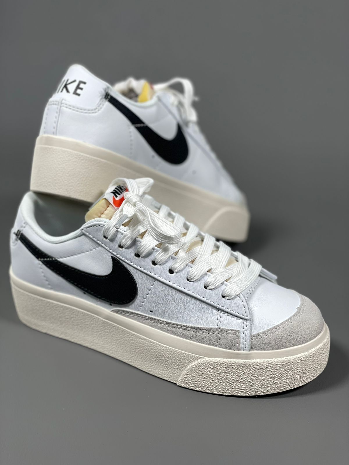 Tenis Blazer Low Pataforma Blanco Negro.