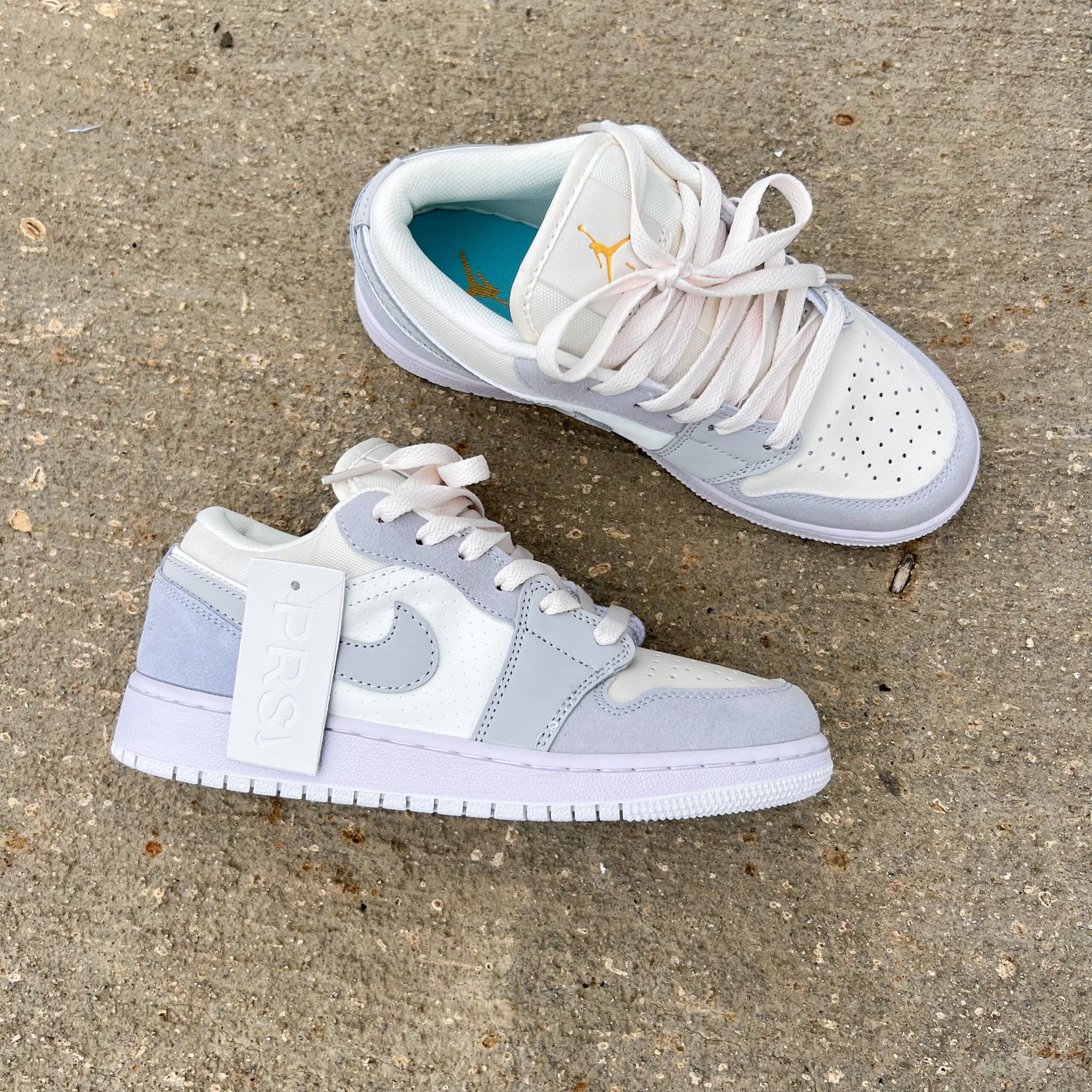 Tenis Jordan 1 Retro Sin Bota Azul Claro.