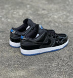 Tenis SB Dunk Low Negro Brrillante.