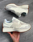 Tenis New Balance 327 Blanco Azul Claro.