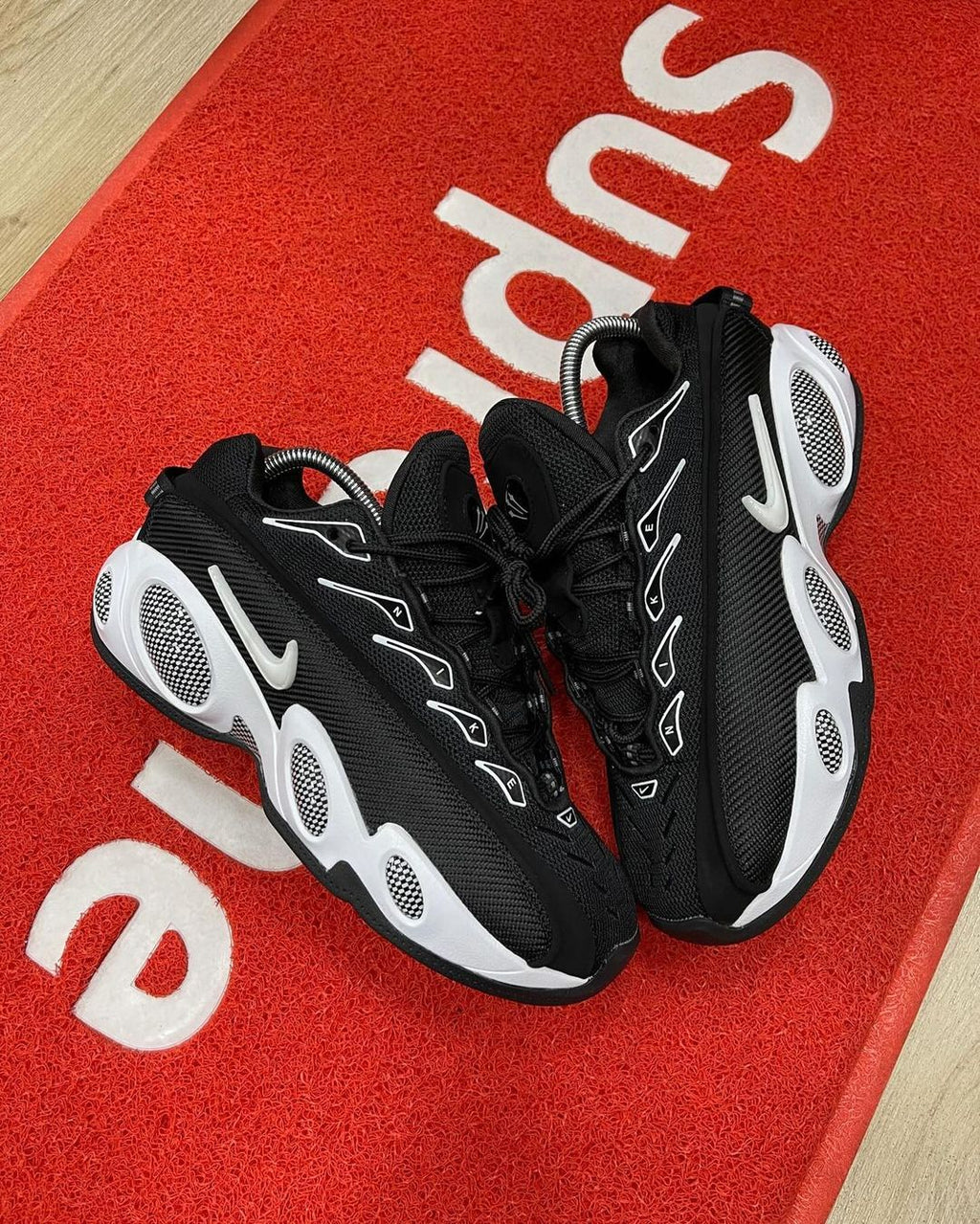 Tenis Step Air Terra/Nocta Negro.