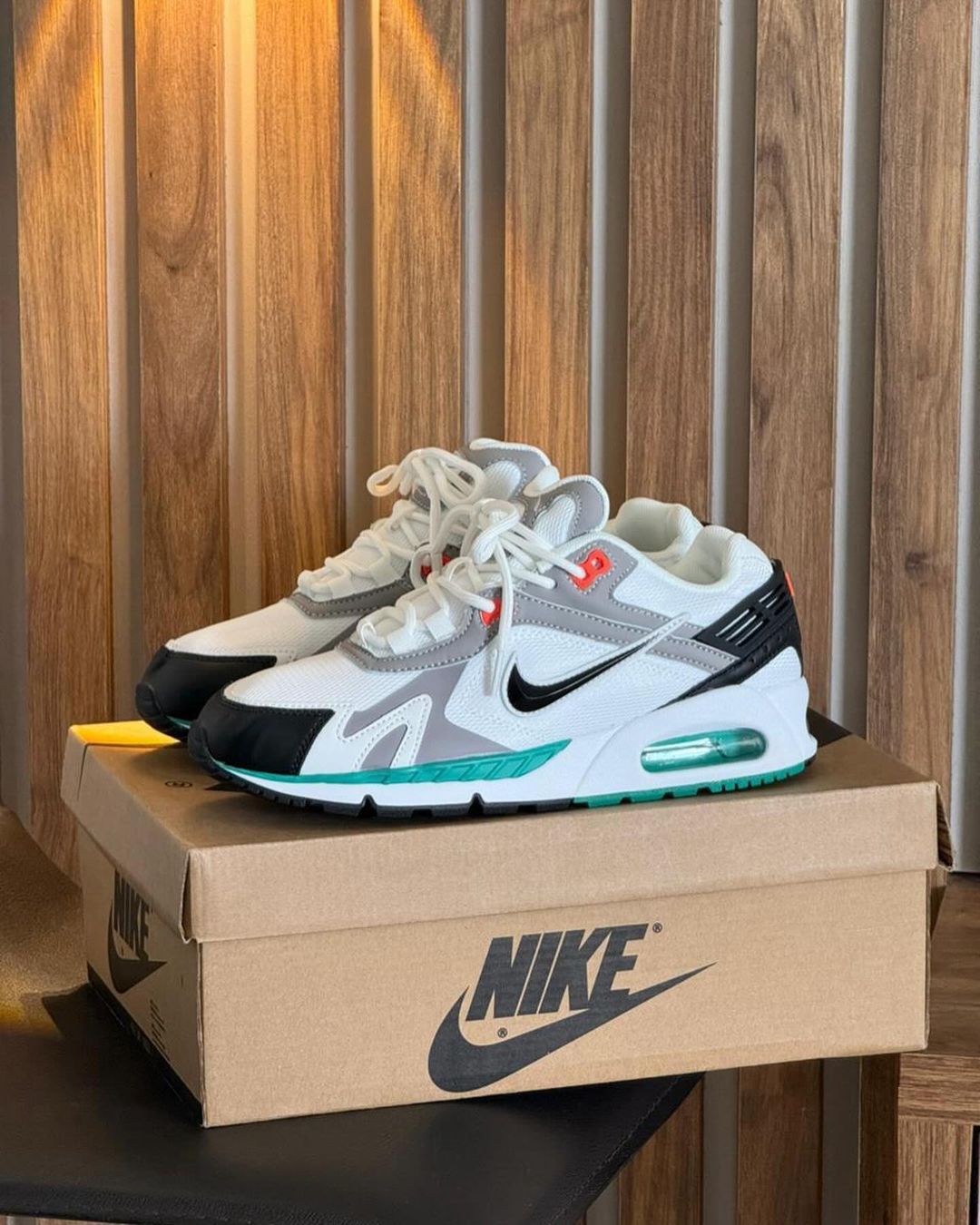 Tenis Air Max Excee Blanco Gris.