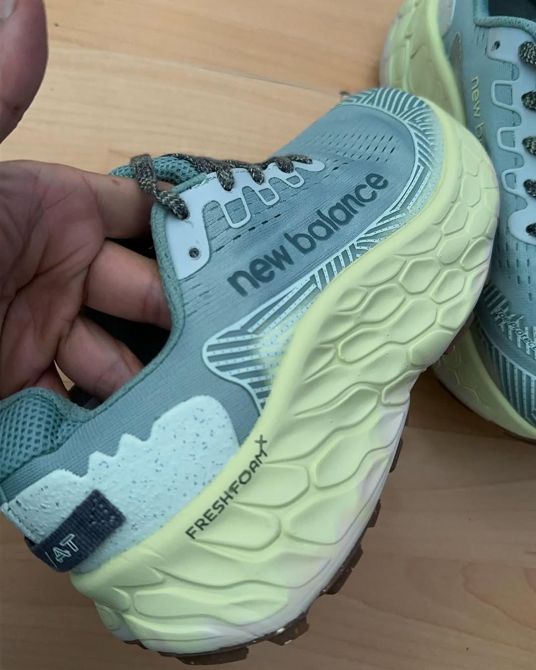 Tenis New Balance Fresh Foan Azul Verde.