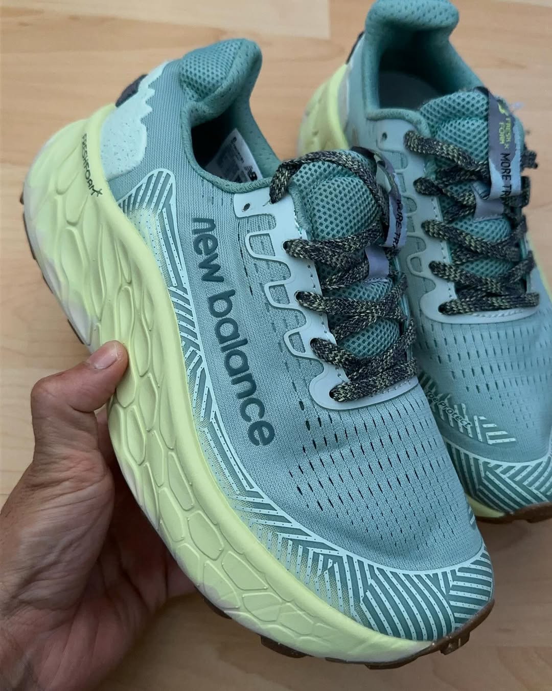 Tenis New Balance Fresh Foan Azul Verde.