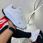 Tenis Boos Blanco.