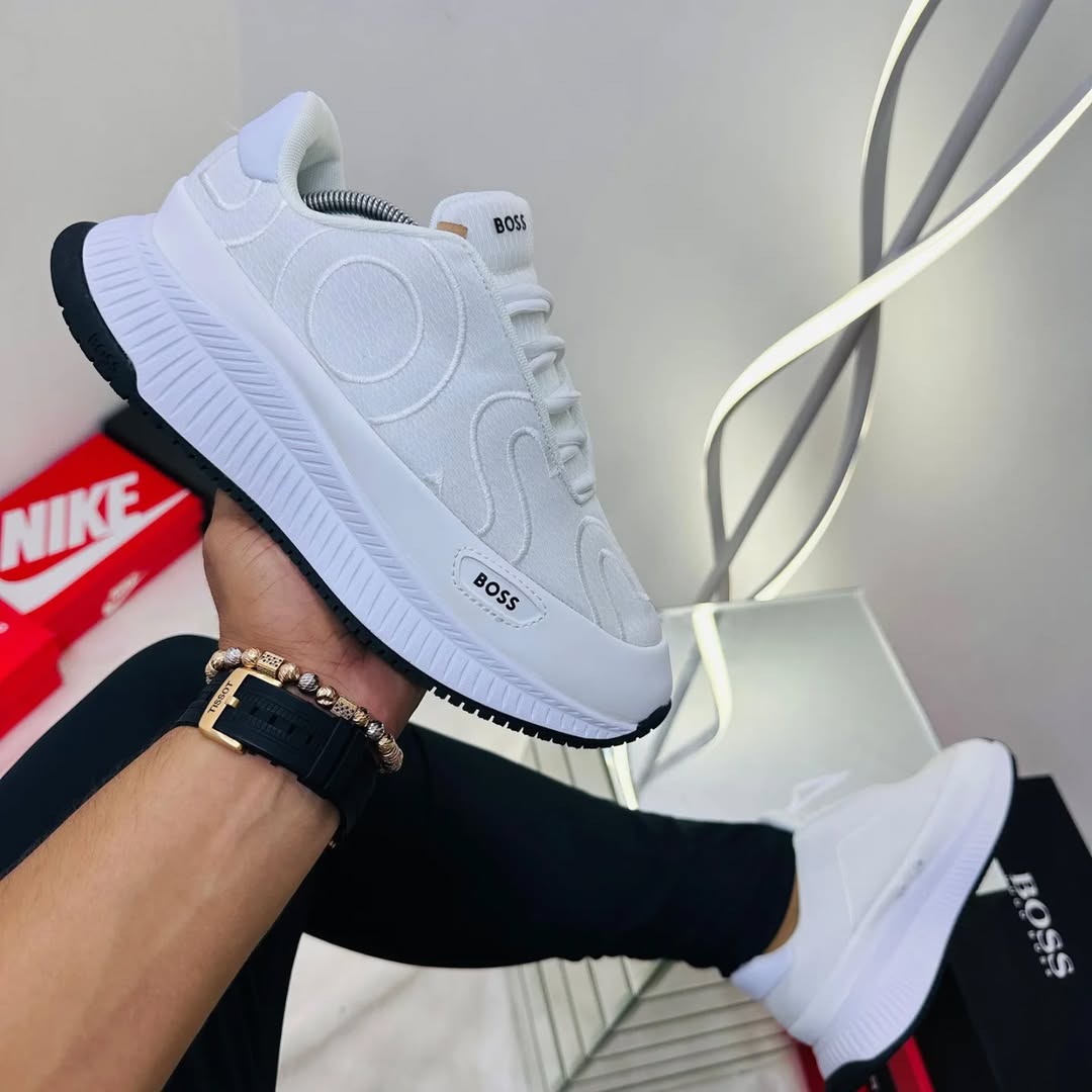 Tenis Boos Blanco.