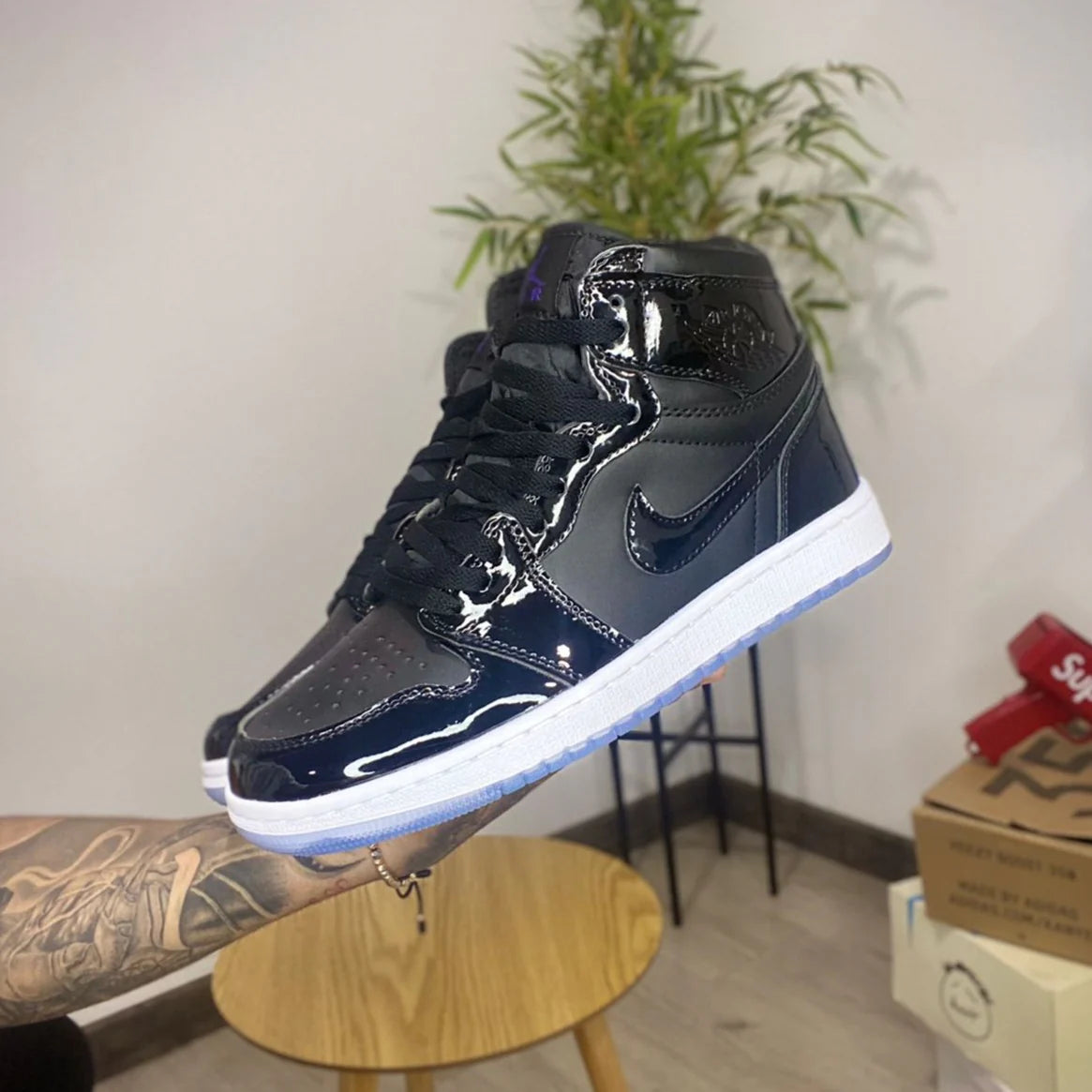 Tenis Jordan 1 Retro Negro.