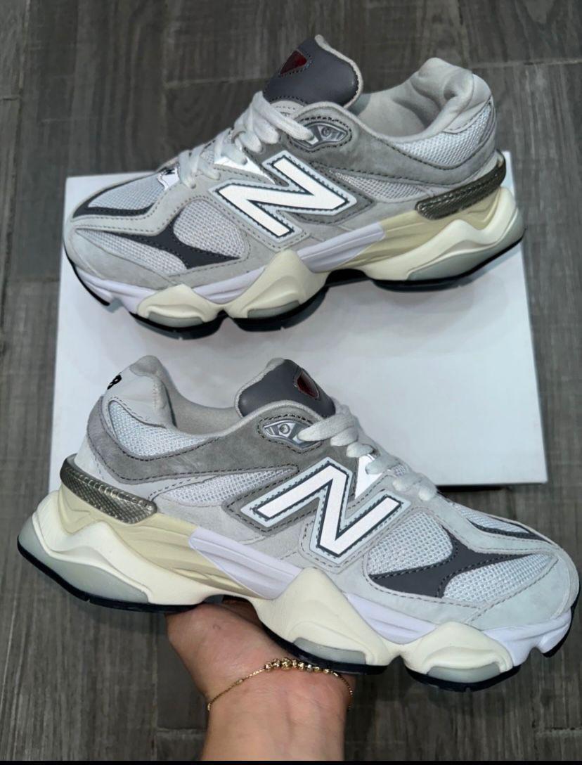Tenis New Balanace 9060 Gris Blanco.