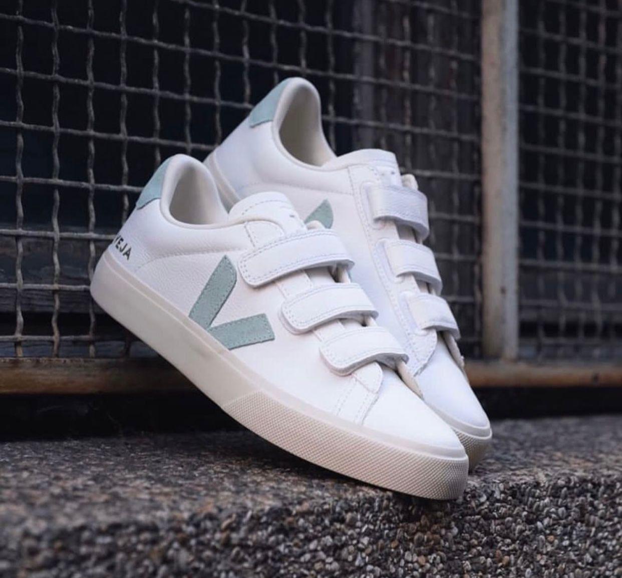 Tenis Veja Blanco verde.