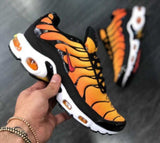 Tenis Air Max Plus Tn Naranja Negro.