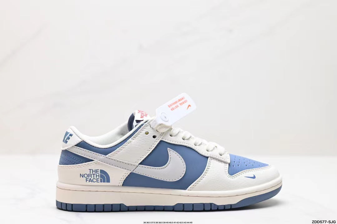 Tenis SB Dunk Low Blanco Azul The North Face