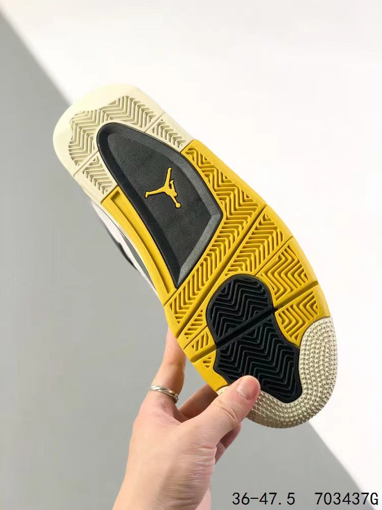 Tenis Jordan 4 Retro Blanco Amarillo.