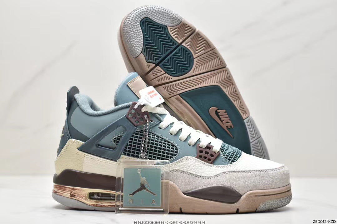 Tenis Jordan 4 Retro Blanco Azul.