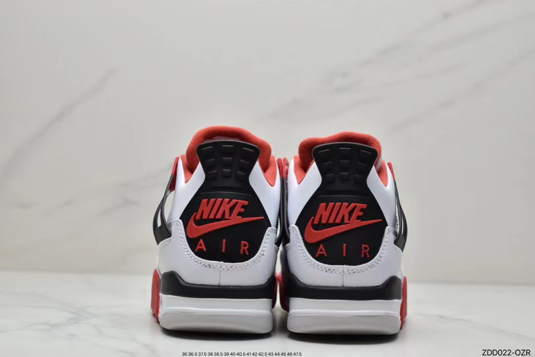 Tenis Jordan 4 Retro Blanco Rojo.