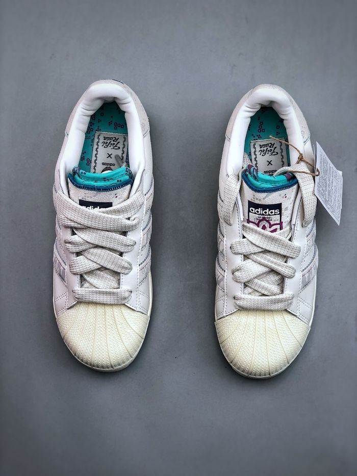 Tenis Adidas Superstar Blanco Suela Verde.