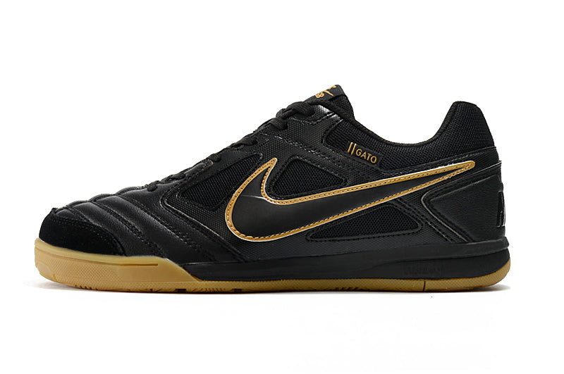 Zapatillas Supreme SB Gato Negro suela goma.