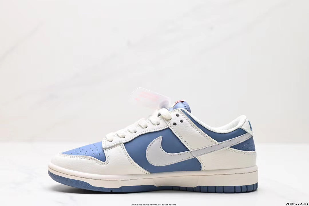 Tenis SB Dunk Low Blanco Azul The North Face