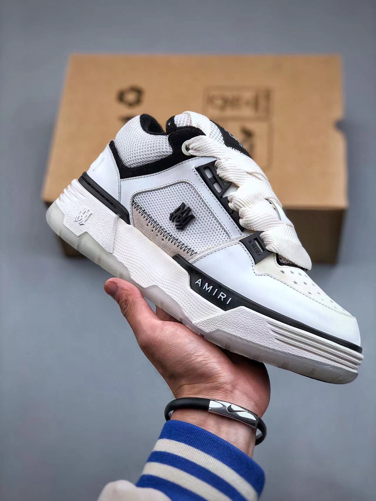 Tenis Amiri Blanco Negro.