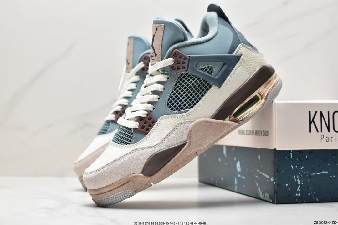 Tenis Jordan 4 Retro Blanco Azul.