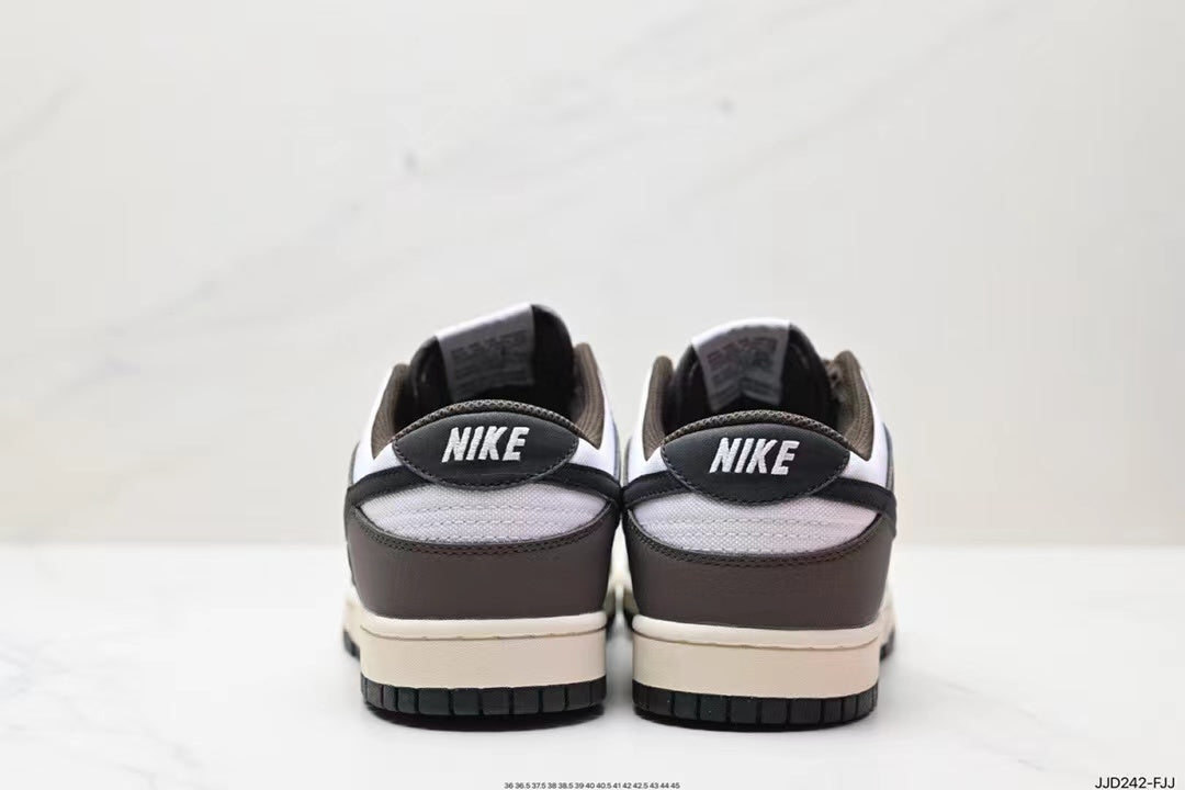 Tenis SB Dunk Low Cafe Blanco.