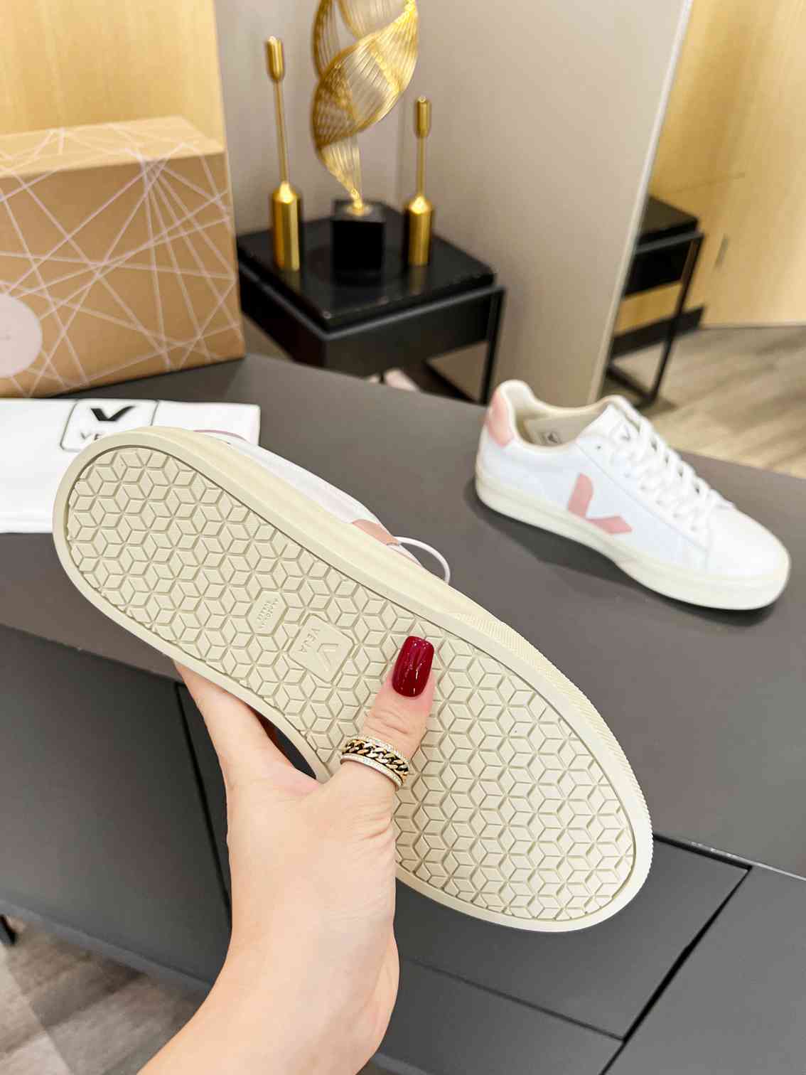 TENIS VEJA BLANCO ROSA.