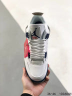 Tenis Jordan 4 Retro Blanco Negro.