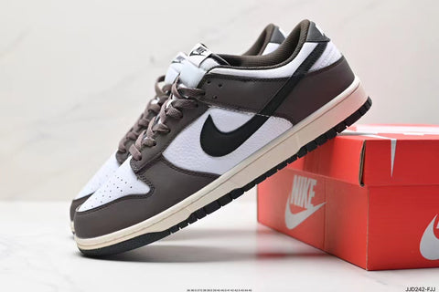 Tenis SB Dunk Low Cafe Blanco.