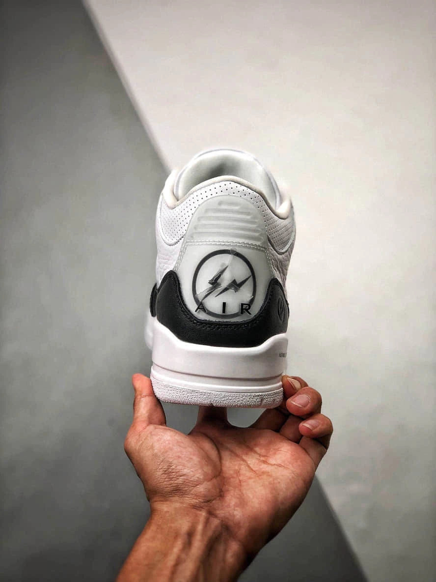 Tenis Jordan 3 Retro Blanco Negro.