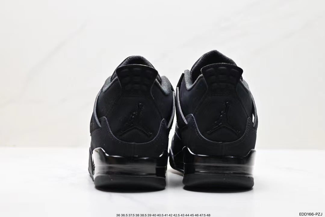 Tenis Jordan 4 Retro Negro.
