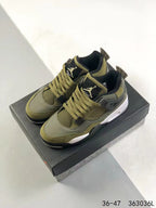 Tenis Jordan 4 Retro Verde Oscuro.