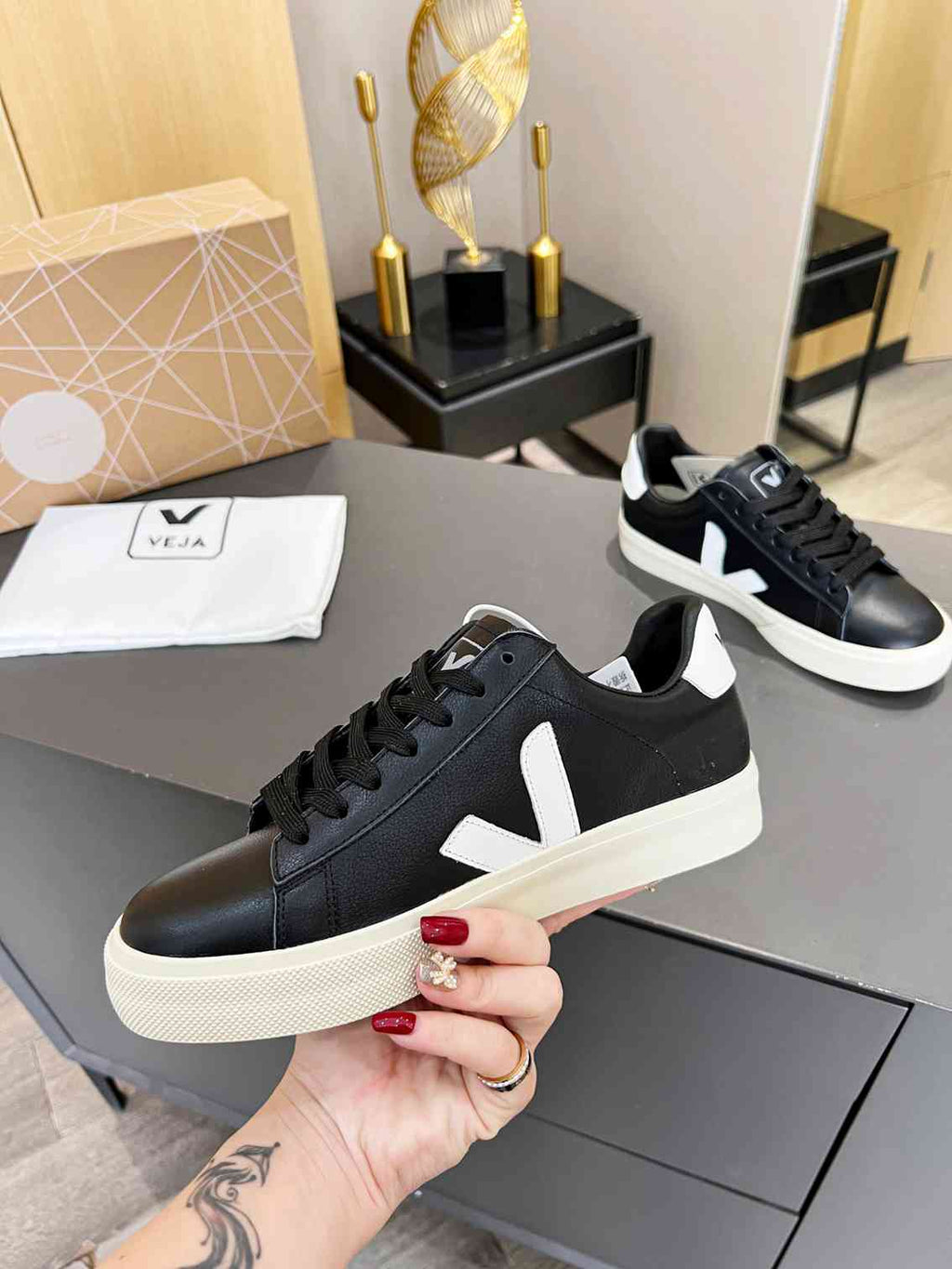 Tenis Veja Negro.