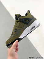 Tenis Jordan 4 Retro Verde Oscuro.