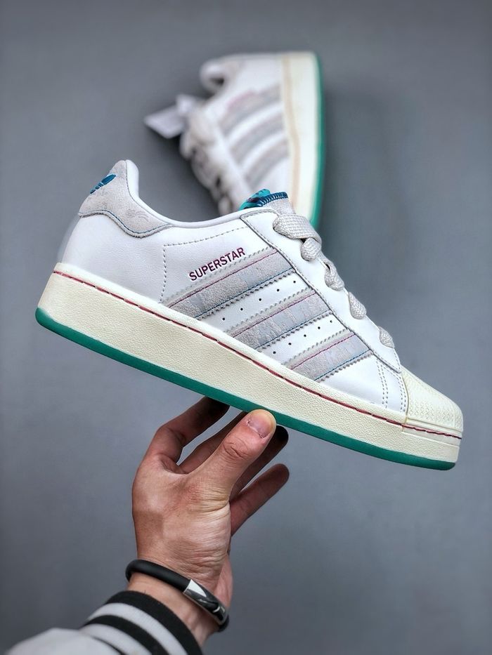 Tenis Adidas Superstar Blanco Suela Verde.
