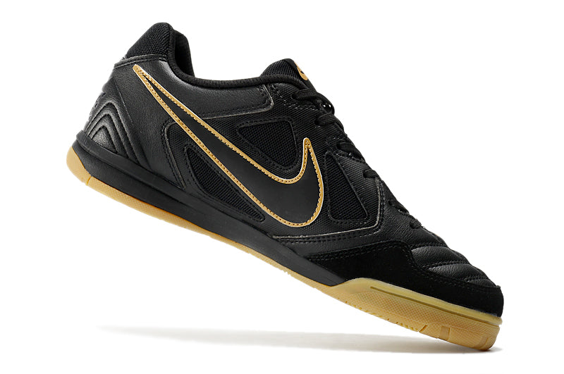 Zapatillas Supreme SB Gato Negro suela goma.