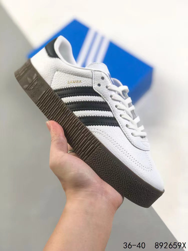Tenis Samba Plataforma Blanco Negro.