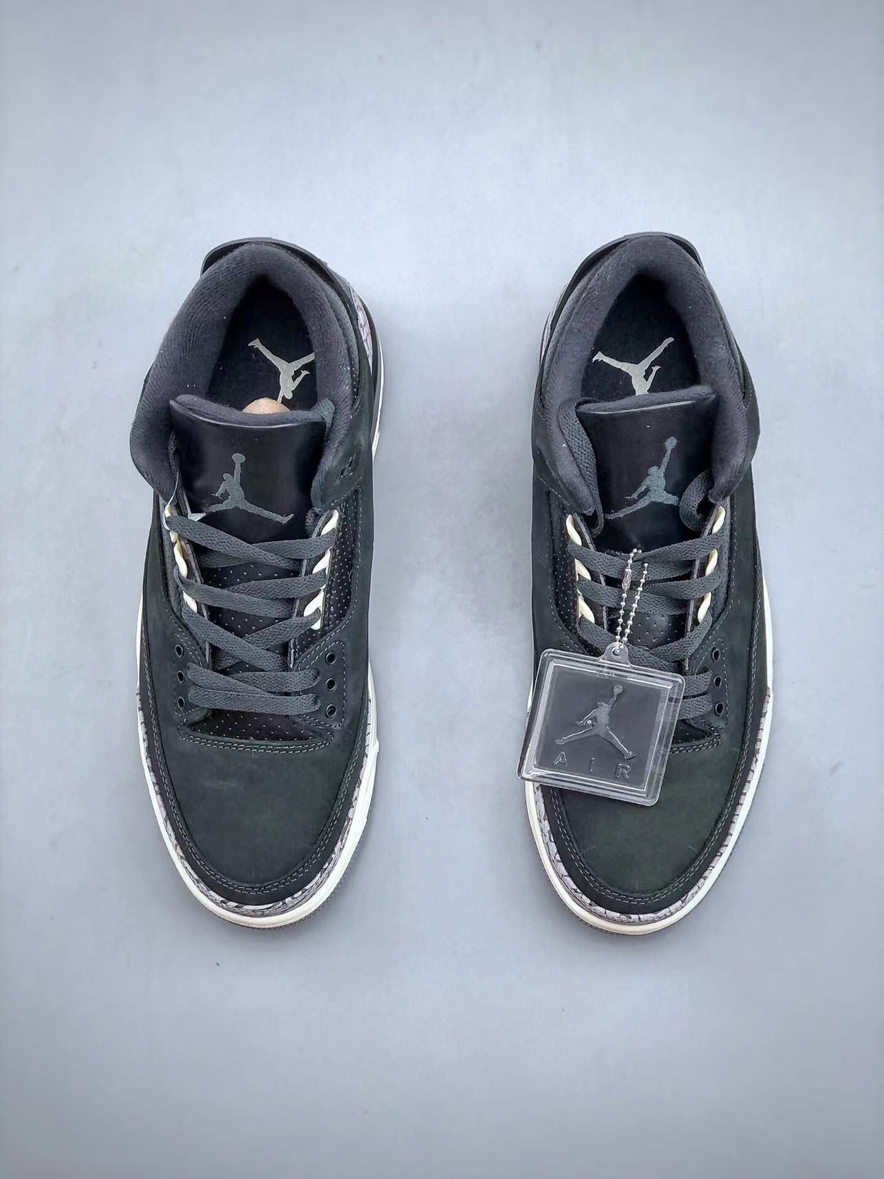 Tenis Jordan 3 Retro Negro Blanco.