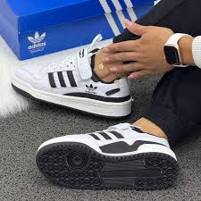 Tenis Adidas Forum Negras