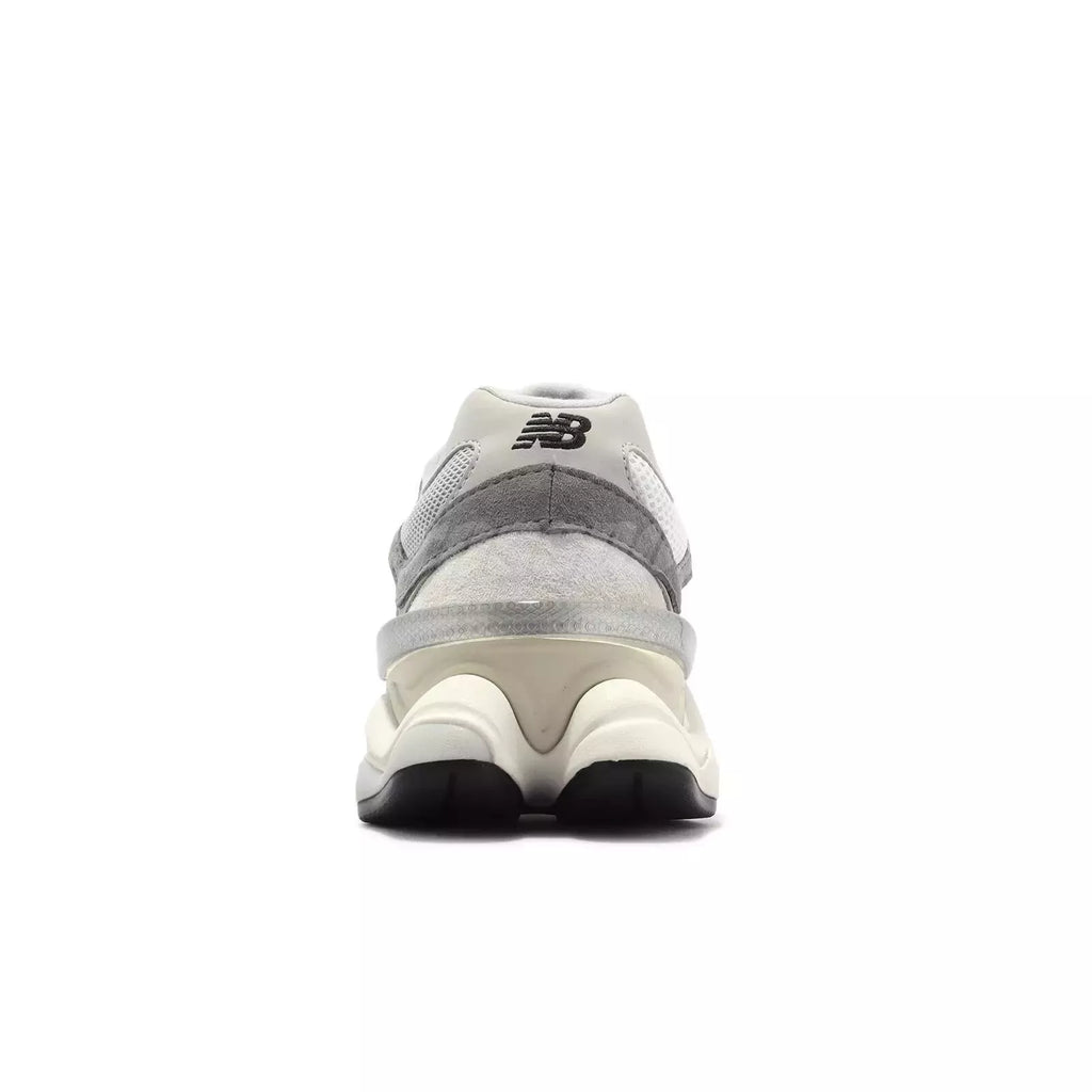 Tenis New Balanace 9060 Gris Blanco.